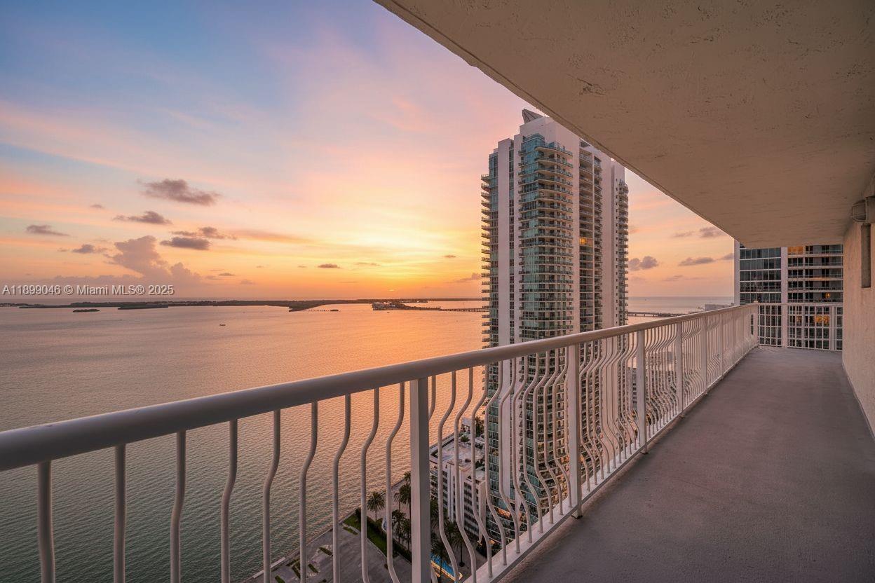 THE CLUB AT BRICKELL BAY - Residential