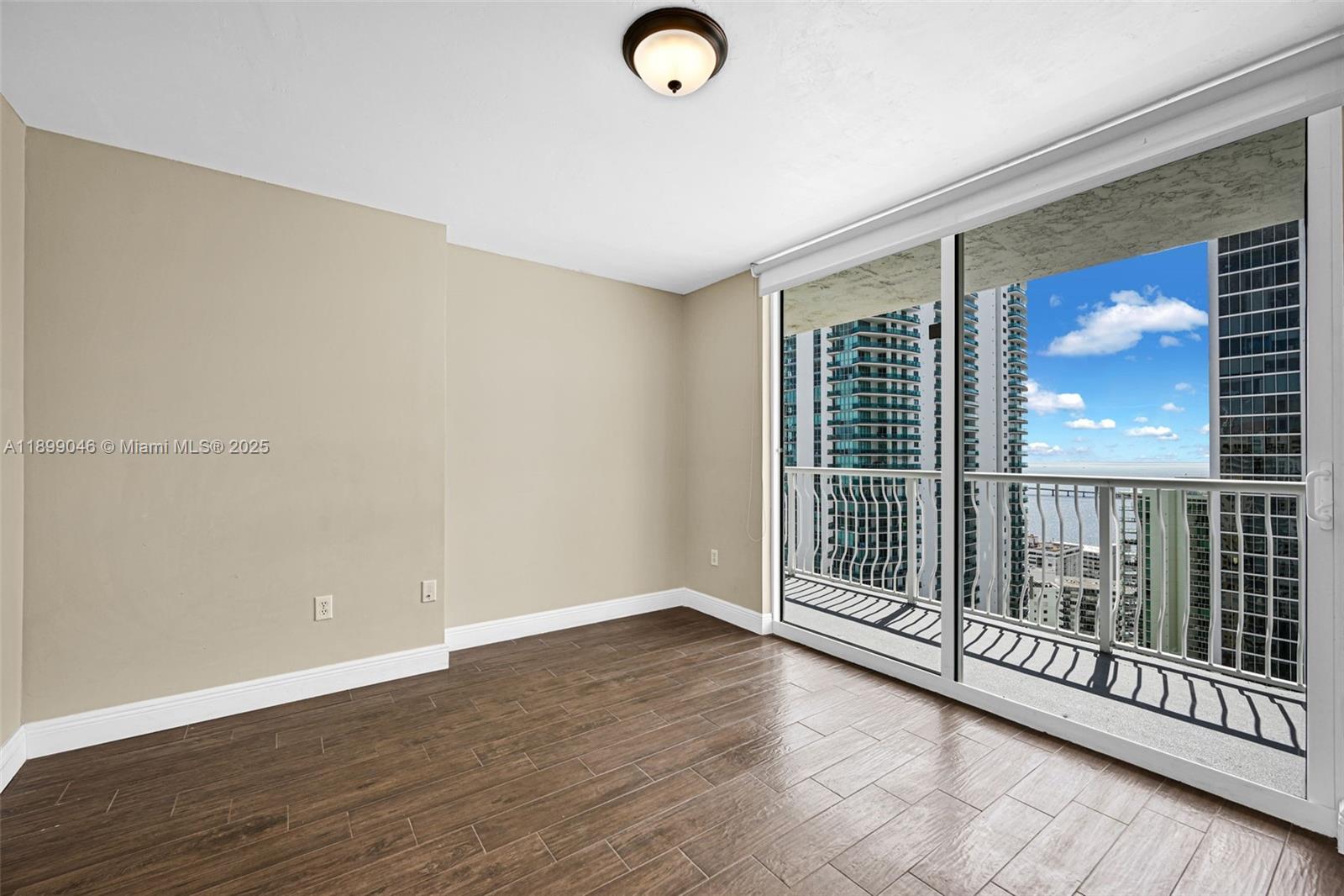THE CLUB AT BRICKELL BAY - Residential