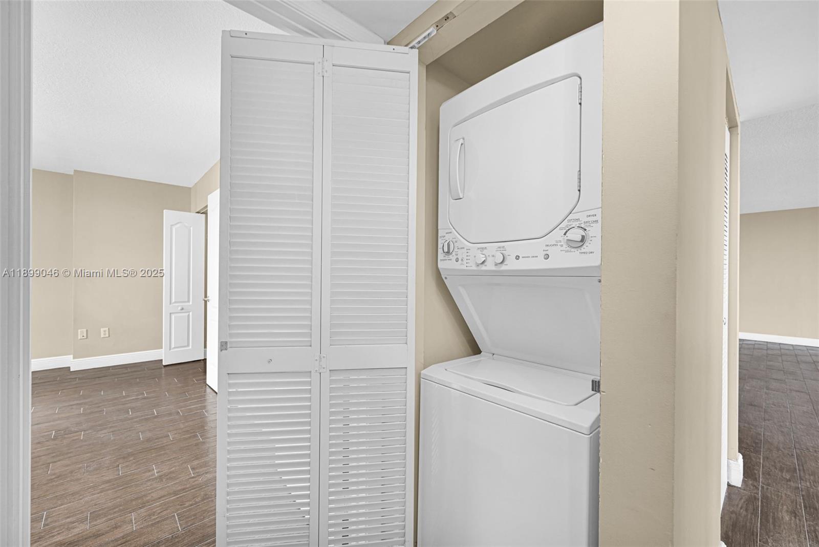 THE CLUB AT BRICKELL BAY - Residential