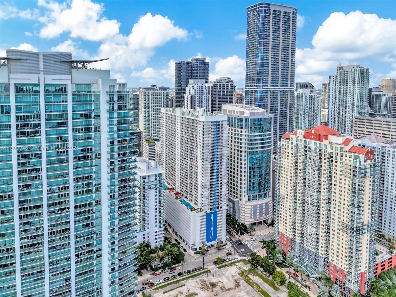 THE CLUB AT BRICKELL BAY - Residential