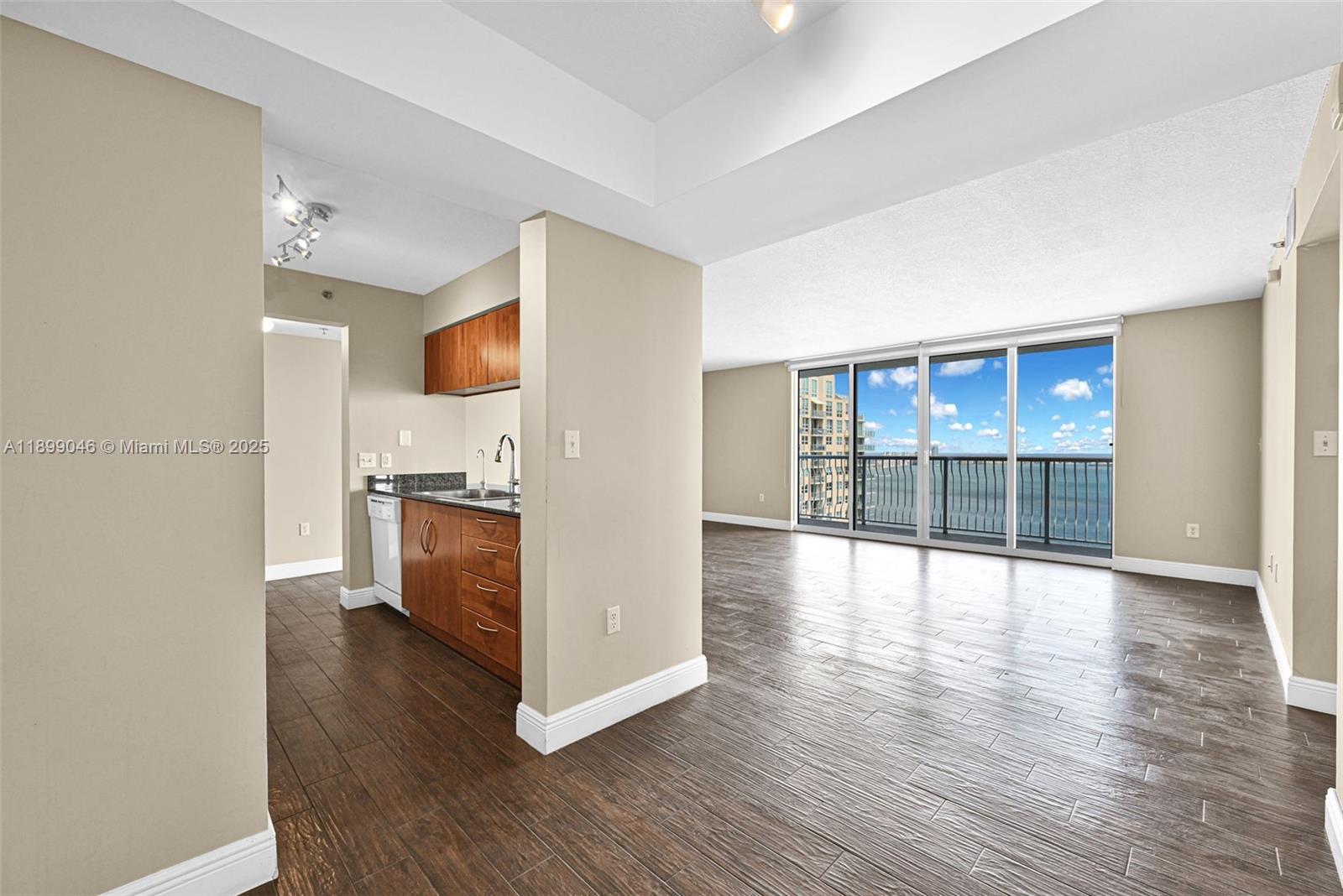 THE CLUB AT BRICKELL BAY - Residential