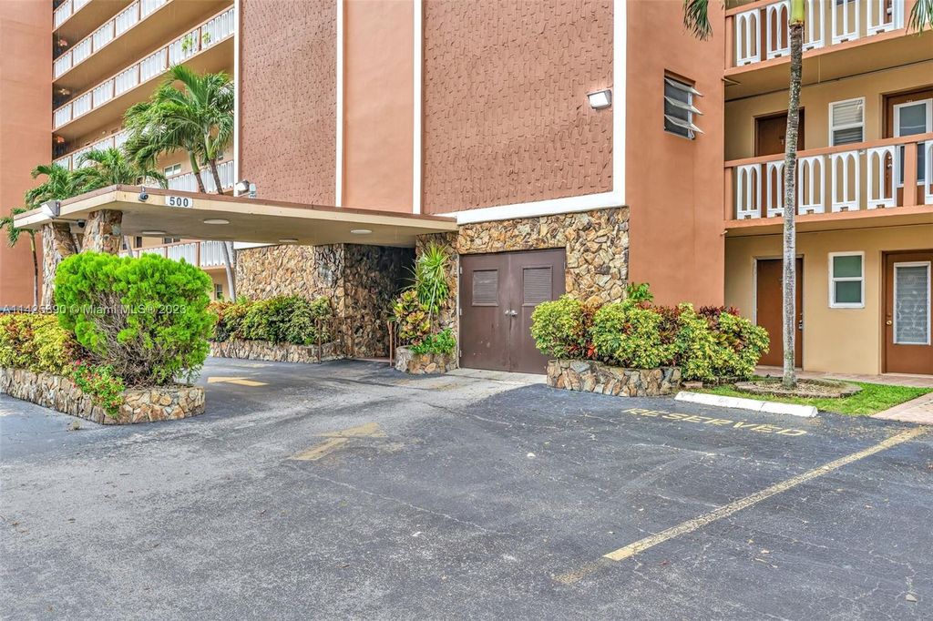 Photo of 500 NE 12th Ave #603, Hallandale Beach, FL 33009 (MLS # A11425890)