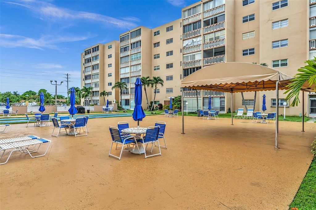 Photo of 500 NE 12th Ave #603, Hallandale Beach, FL 33009 (MLS # A11425890)