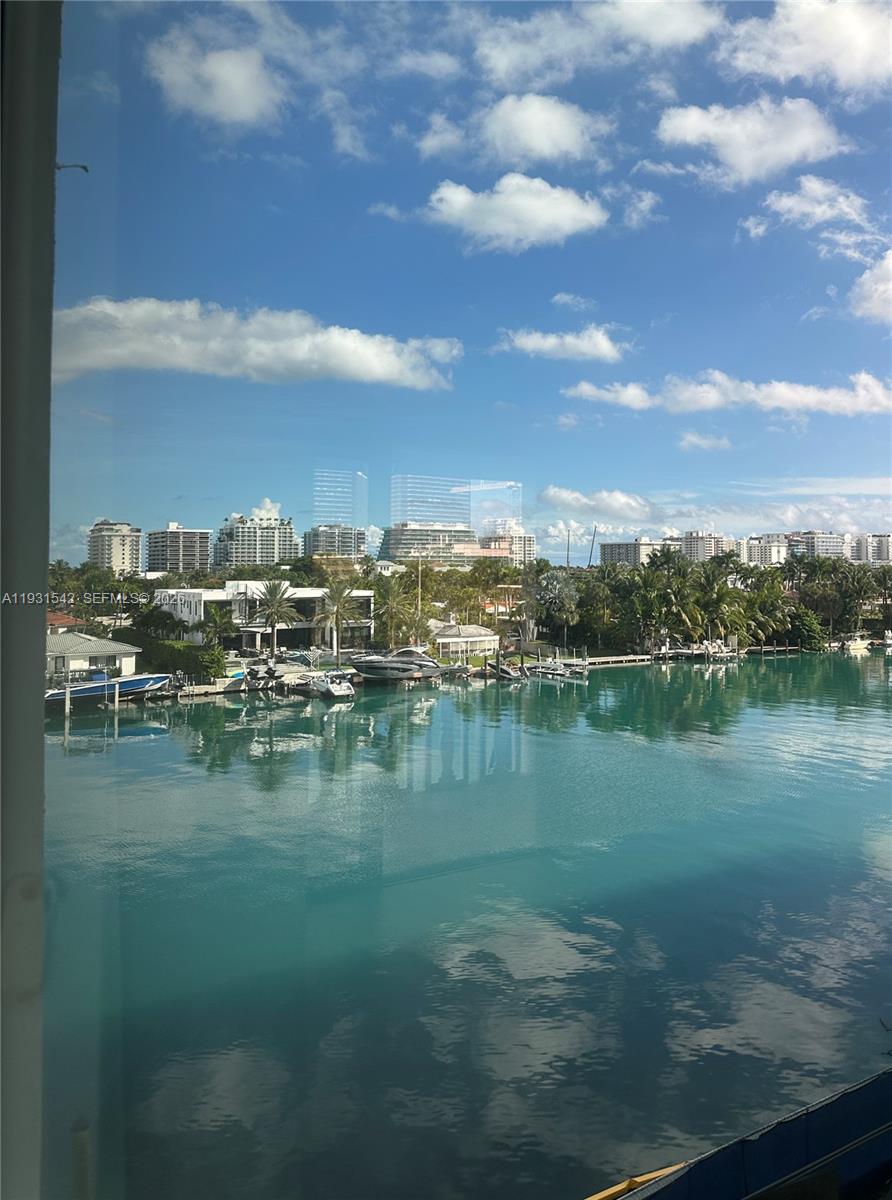 MANSARD CONDO - Residential