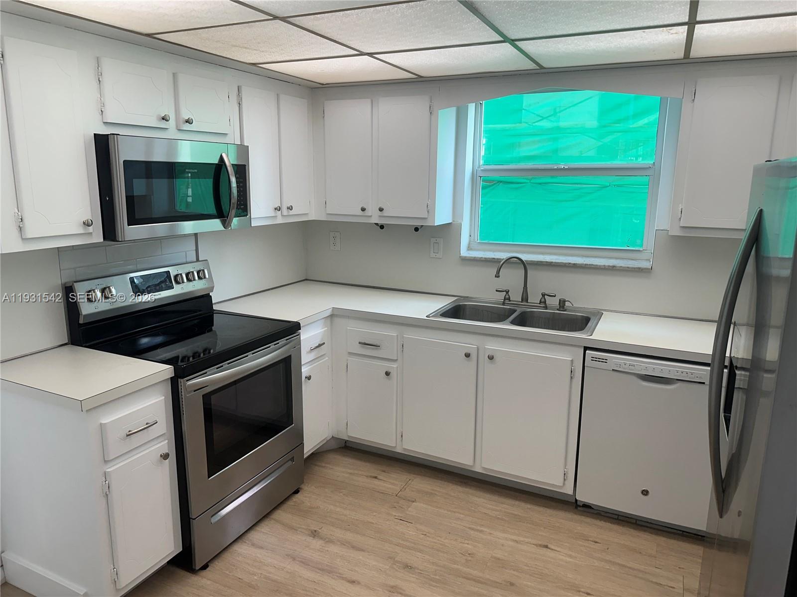 MANSARD CONDO - Residential