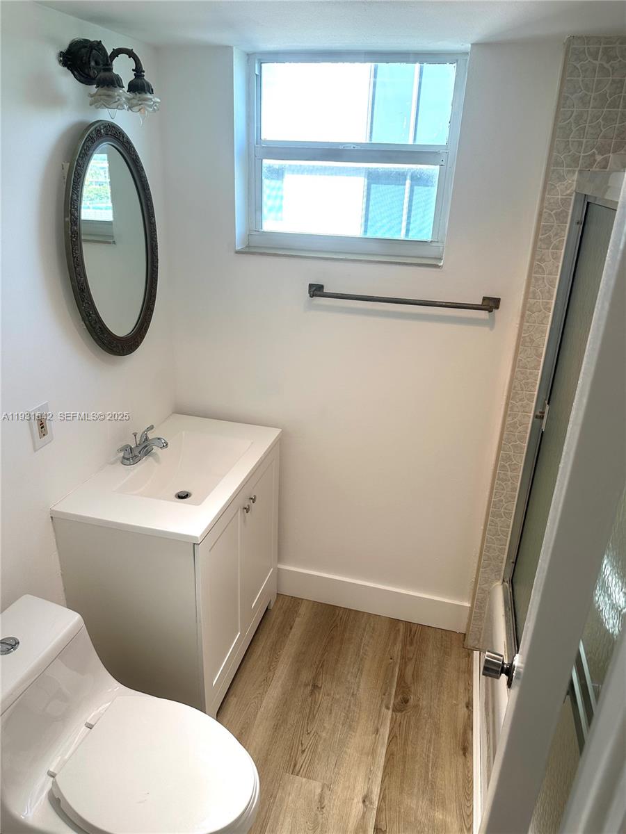 MANSARD CONDO - Residential