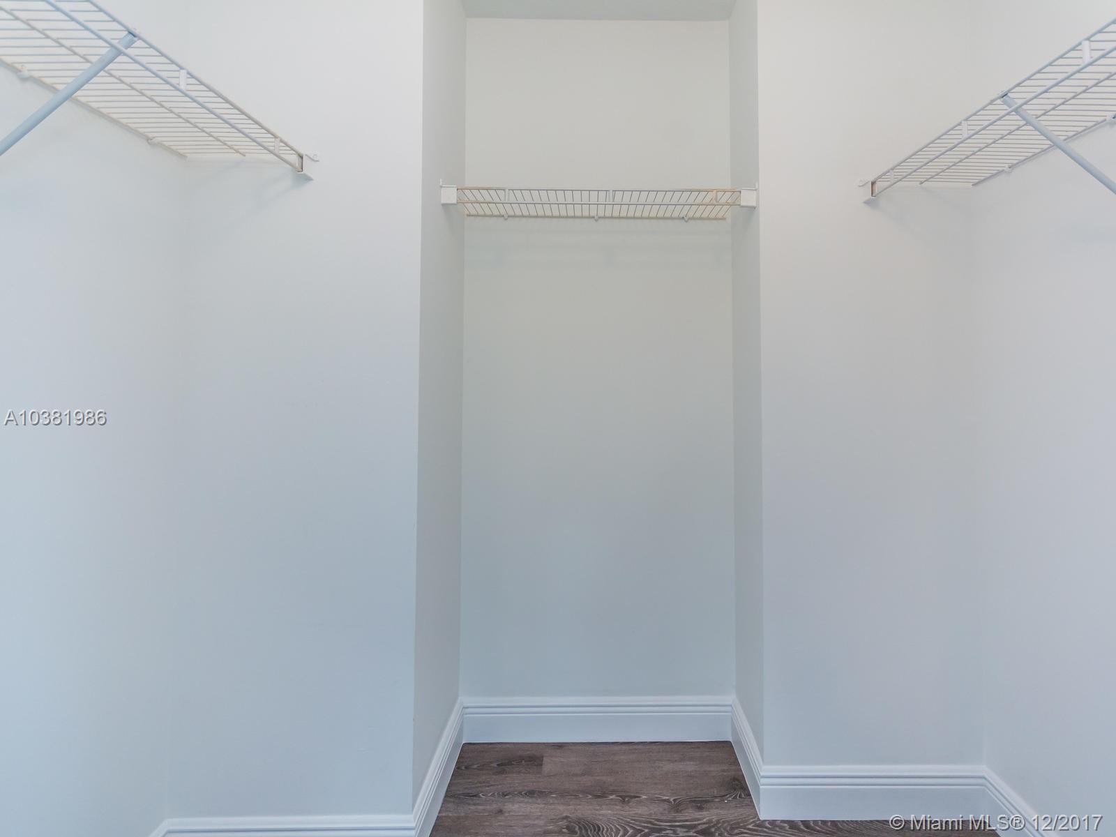 EMERALD ISLE AT LAGUNA LA - Residential Lease