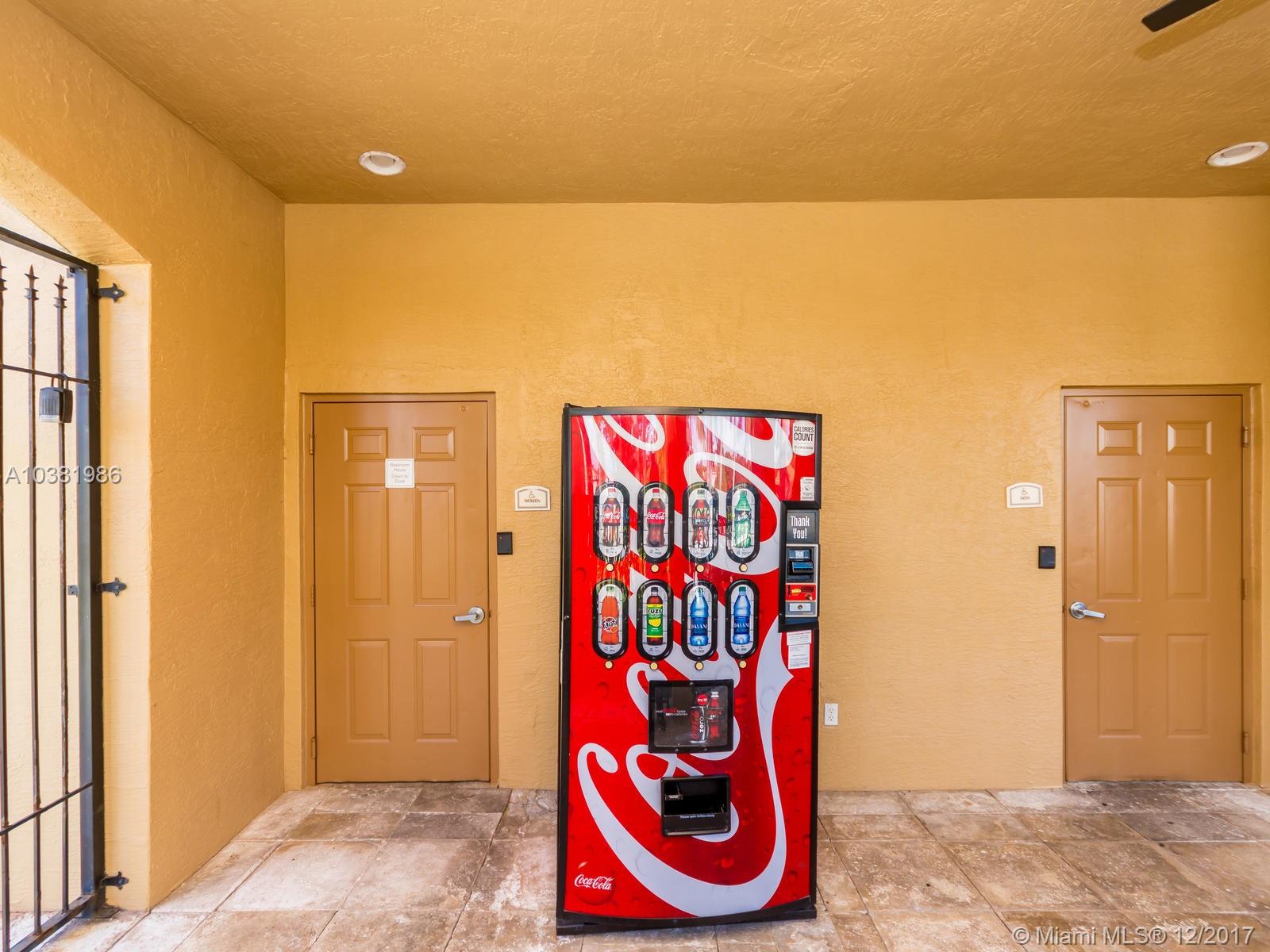 EMERALD ISLE AT LAGUNA LA - Residential Lease