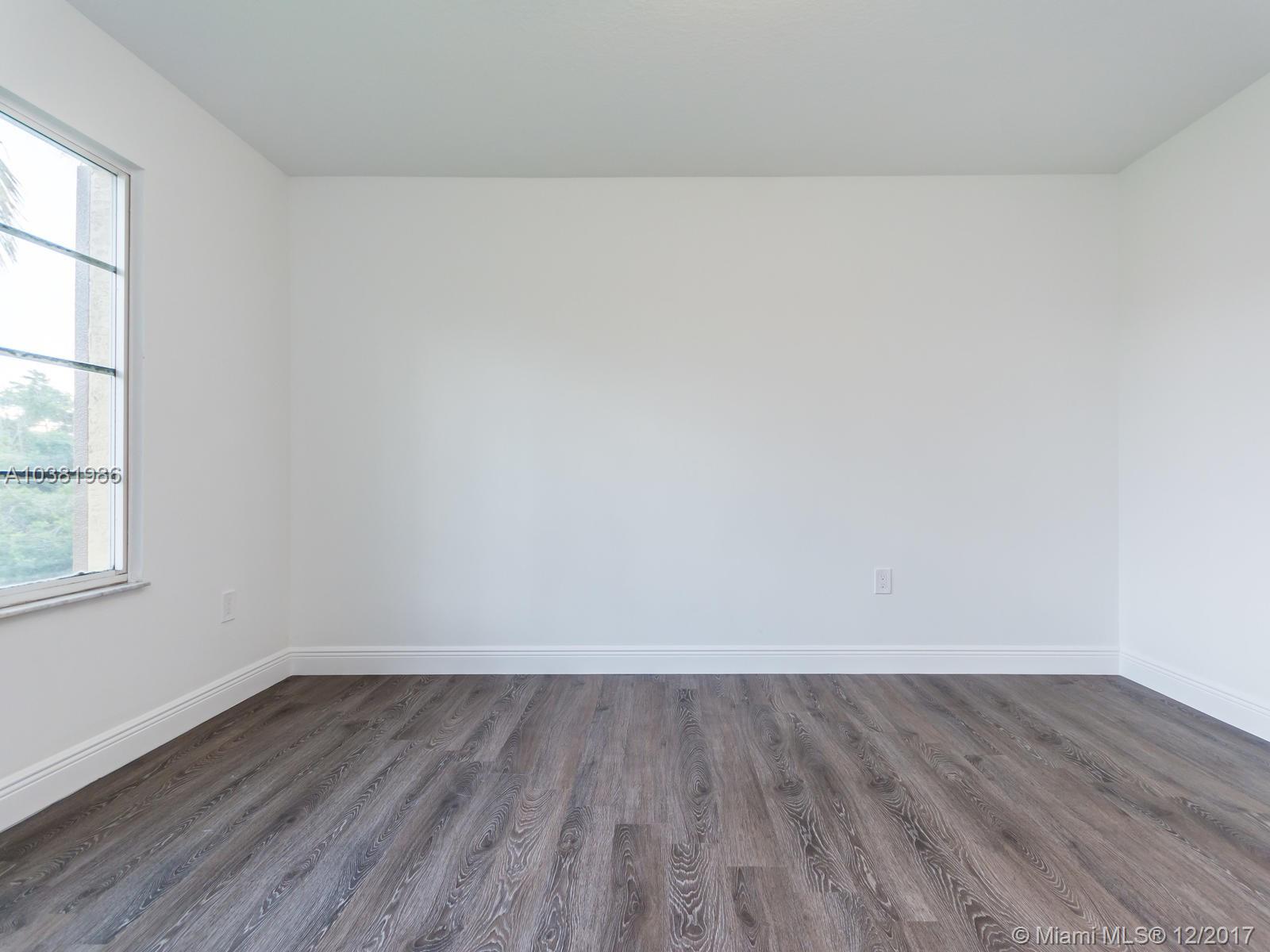 EMERALD ISLE AT LAGUNA LA - Residential Lease