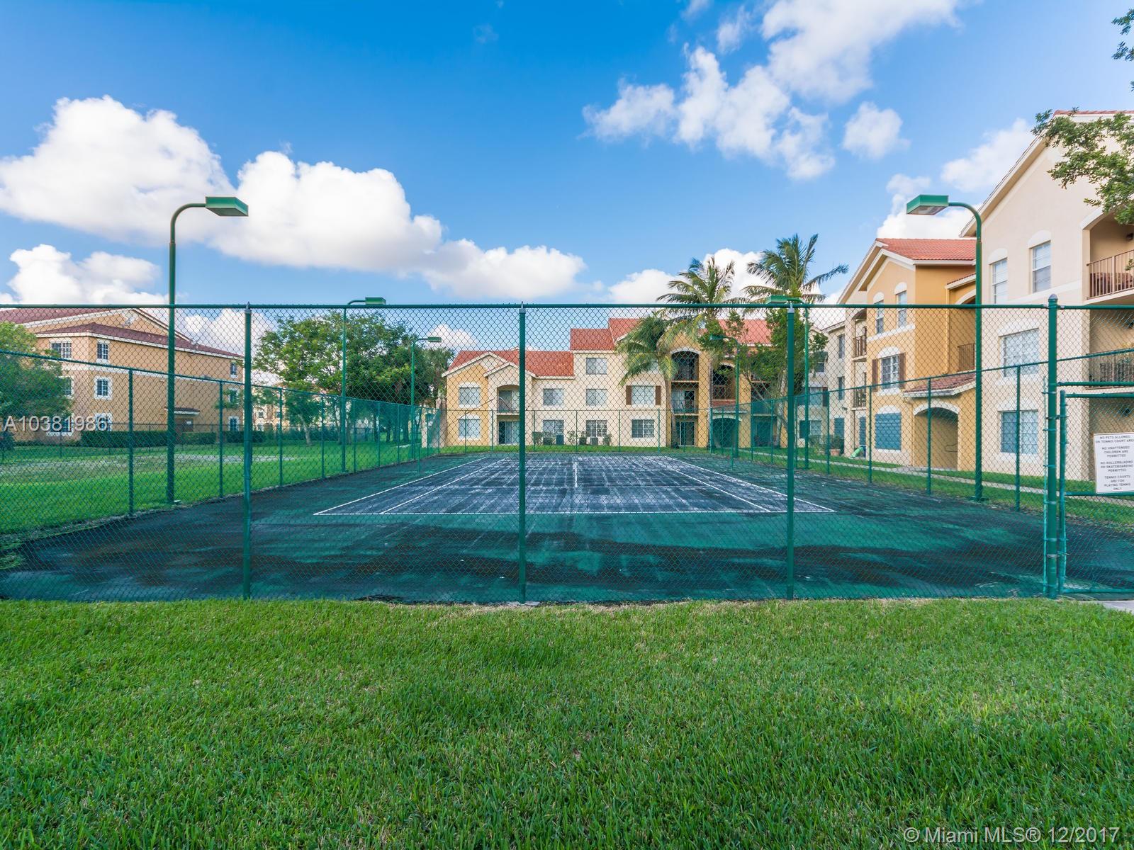 EMERALD ISLE AT LAGUNA LA - Residential Lease