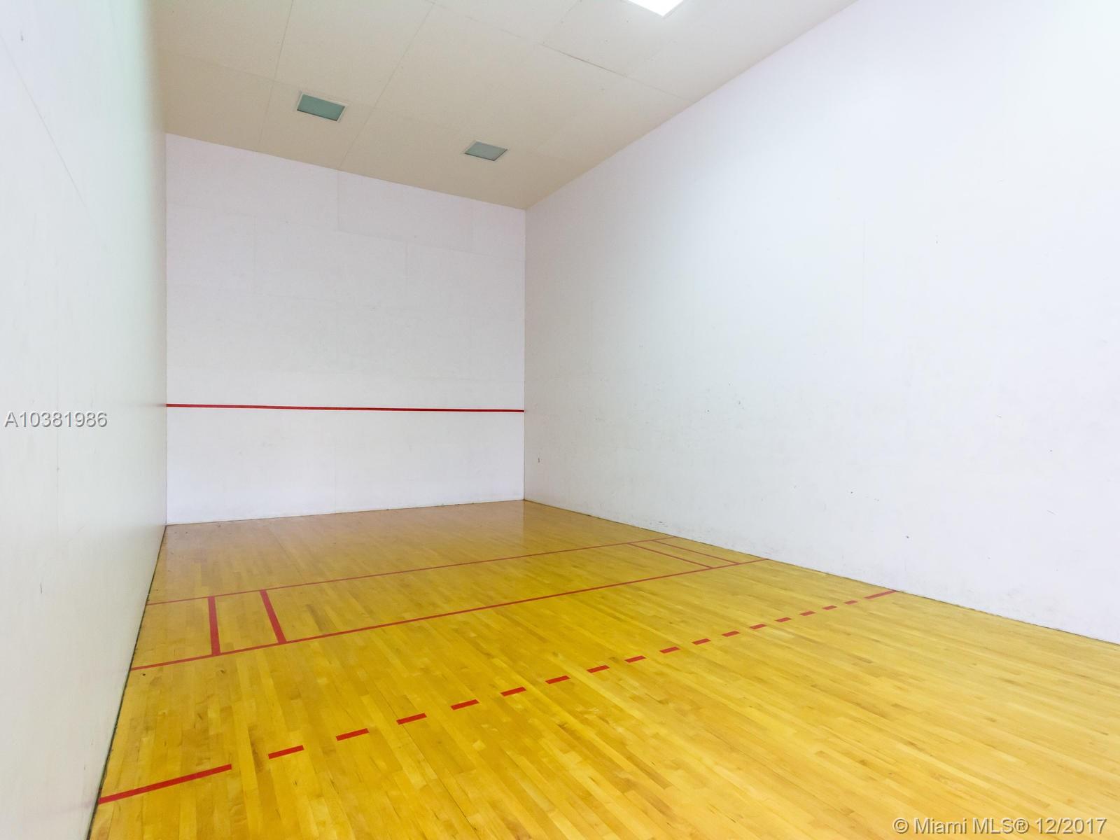 EMERALD ISLE AT LAGUNA LA - Residential Lease