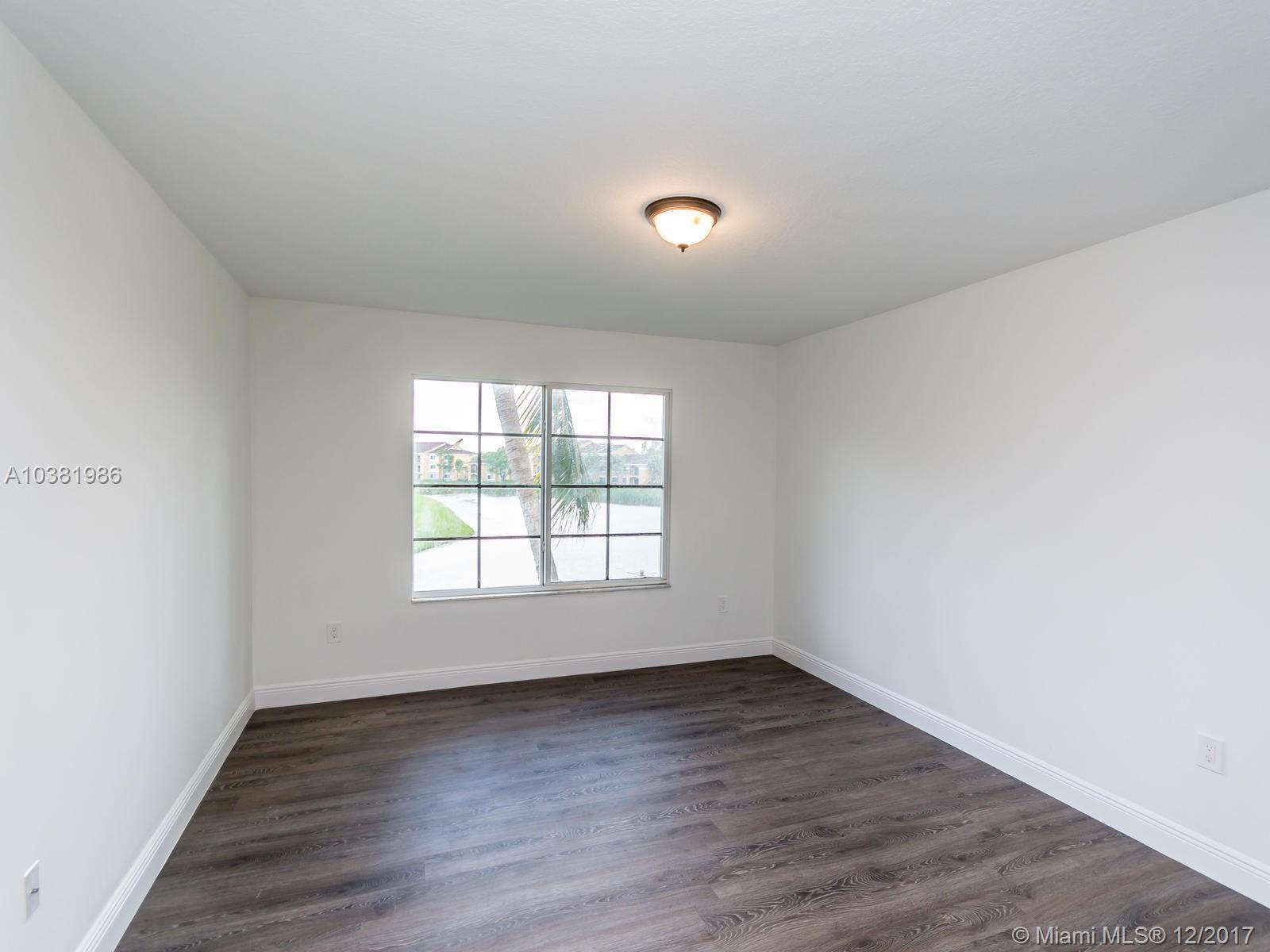 EMERALD ISLE AT LAGUNA LA - Residential Lease