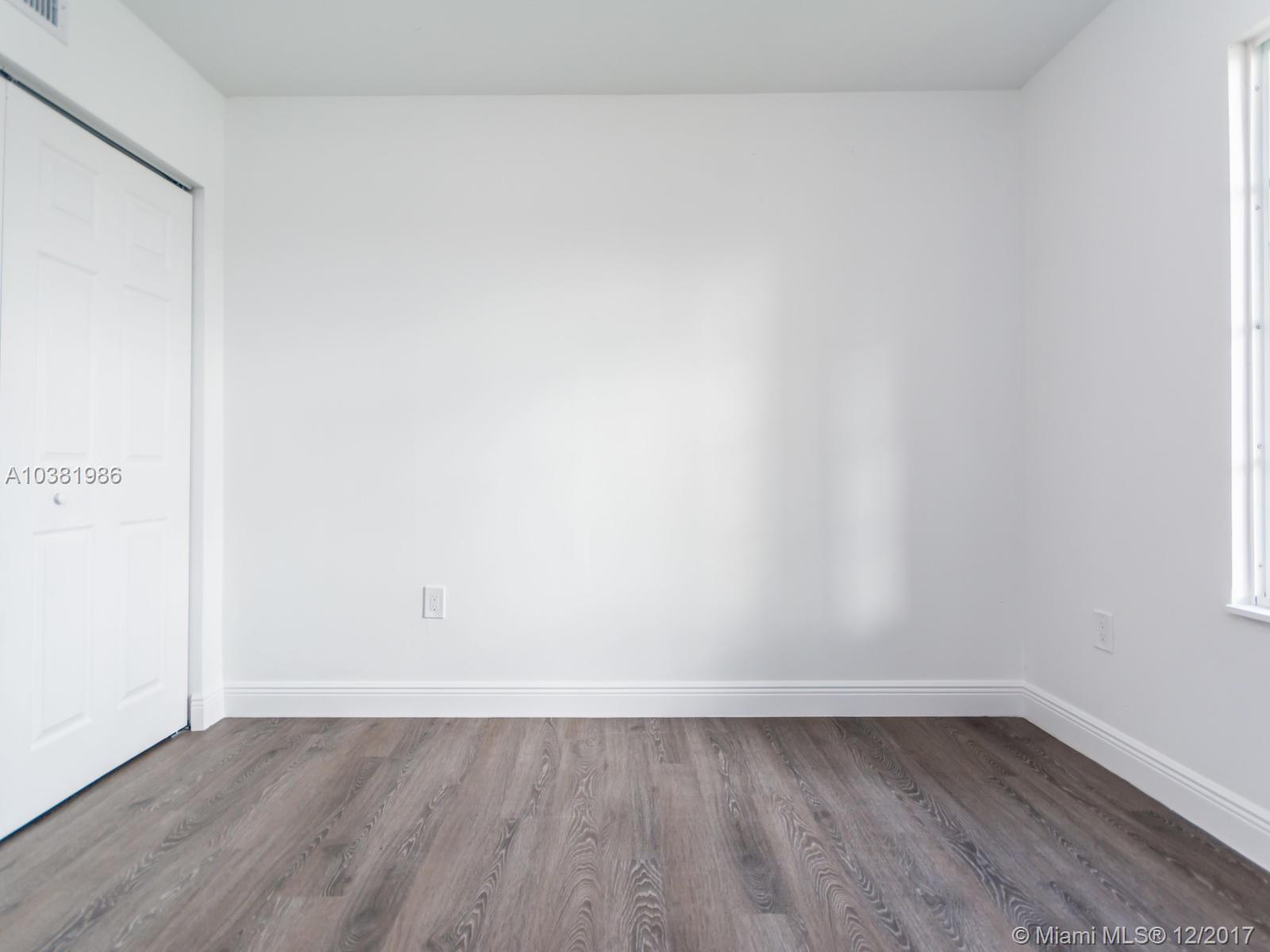 EMERALD ISLE AT LAGUNA LA - Residential Lease