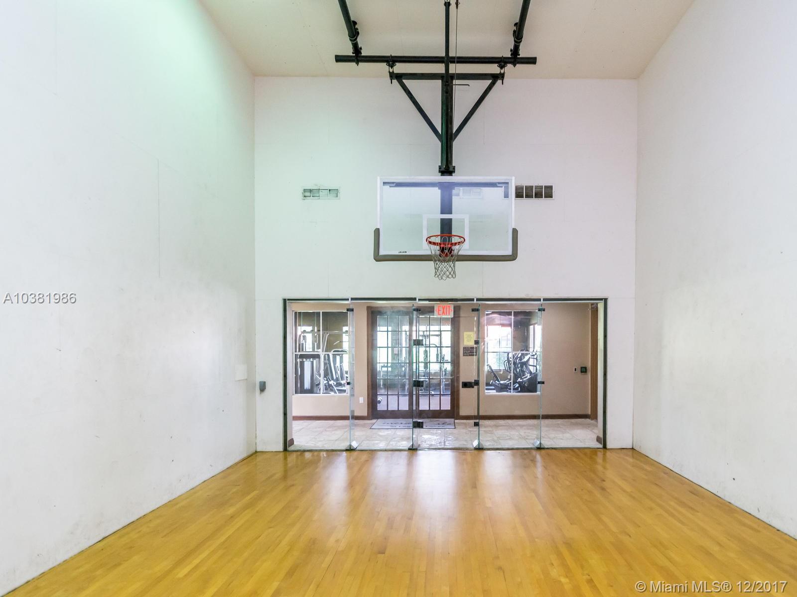 EMERALD ISLE AT LAGUNA LA - Residential Lease