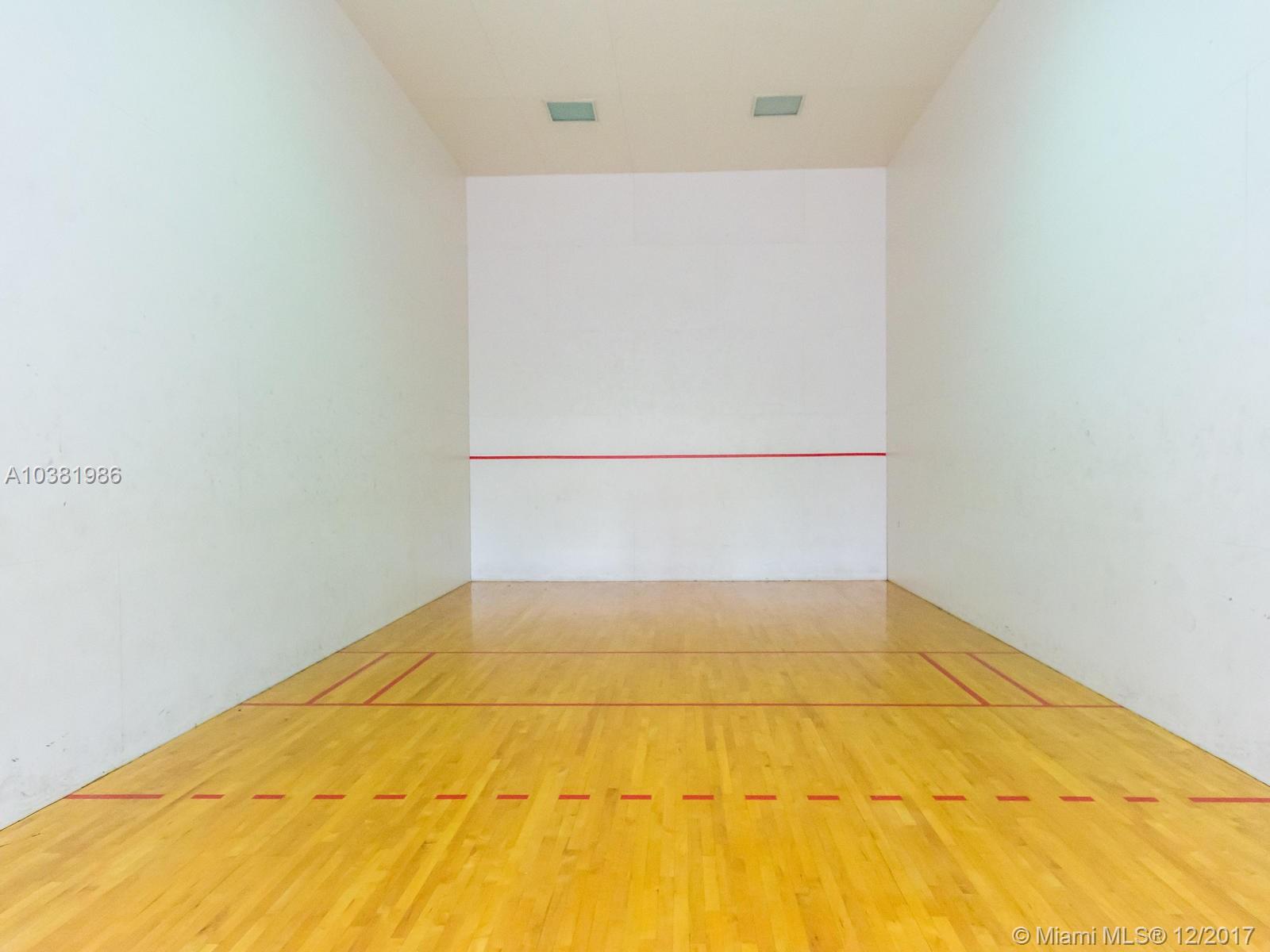 EMERALD ISLE AT LAGUNA LA - Residential Lease