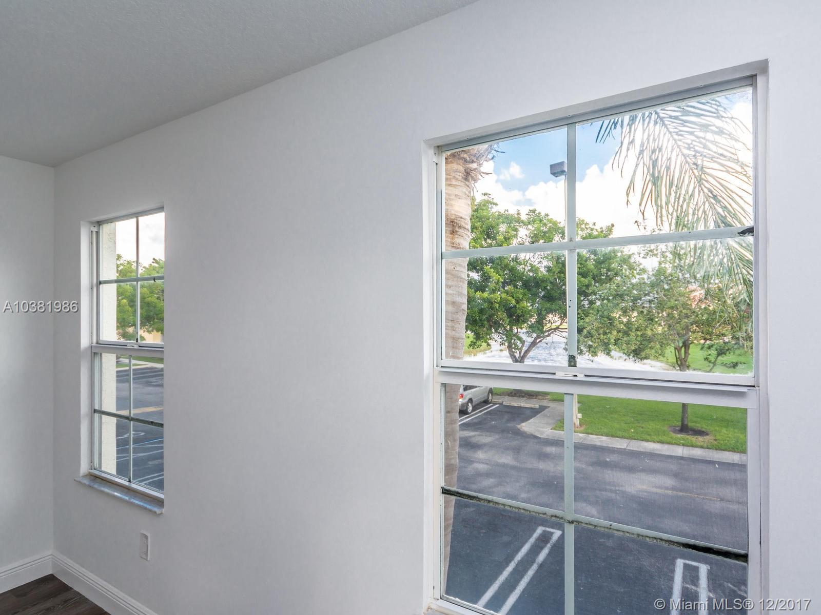 EMERALD ISLE AT LAGUNA LA - Residential Lease