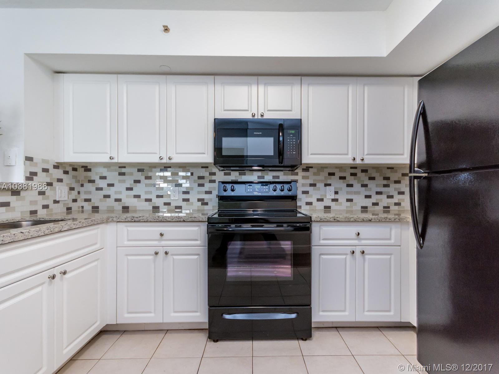 EMERALD ISLE AT LAGUNA LA - Residential Lease