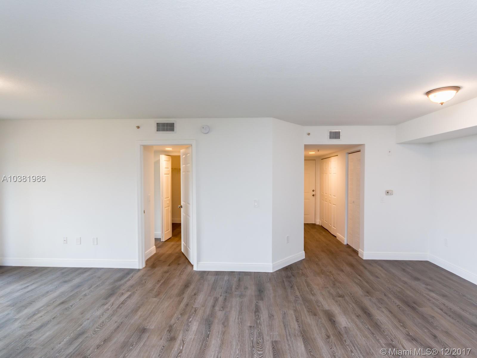 EMERALD ISLE AT LAGUNA LA - Residential Lease