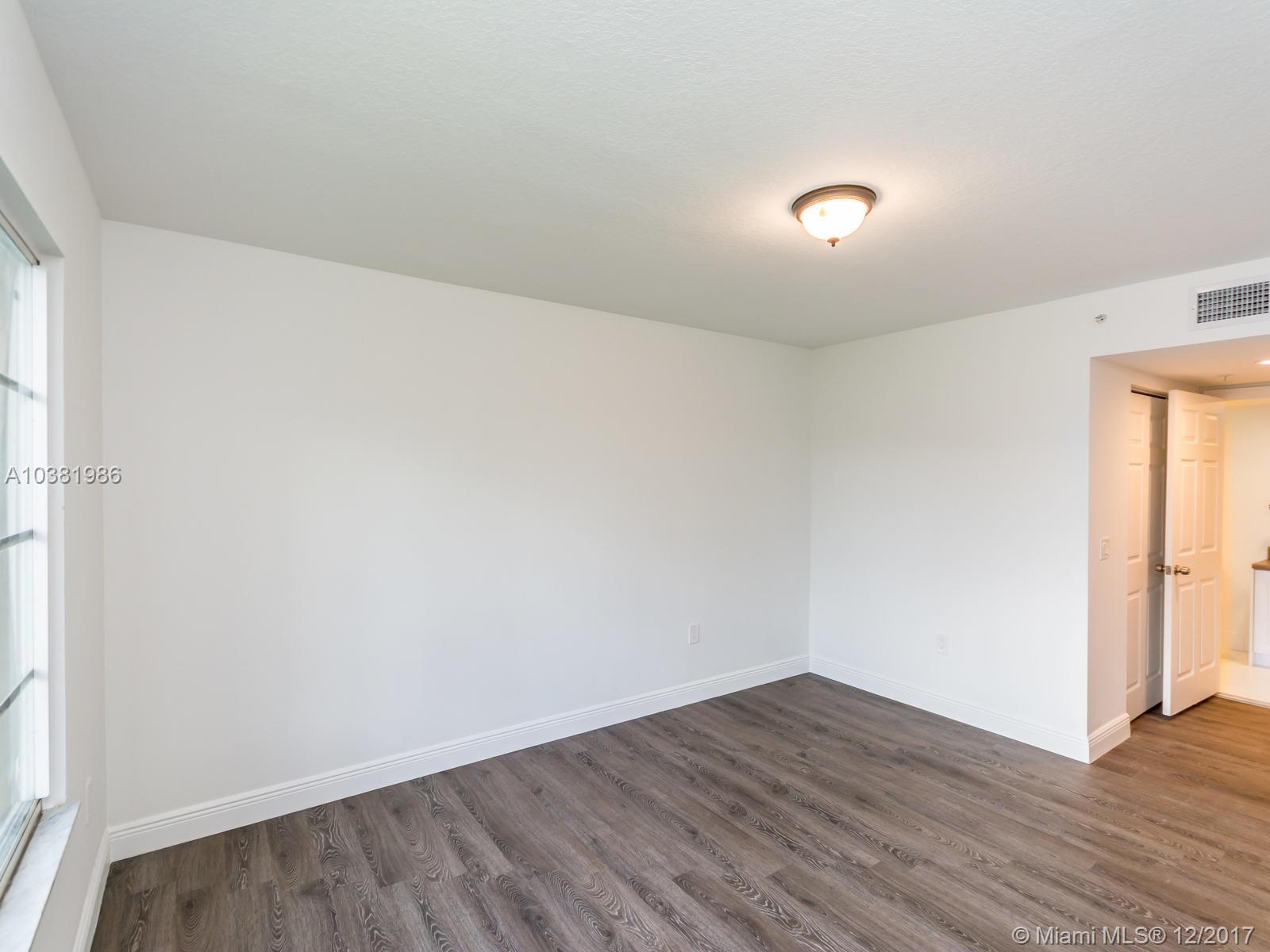 EMERALD ISLE AT LAGUNA LA - Residential Lease