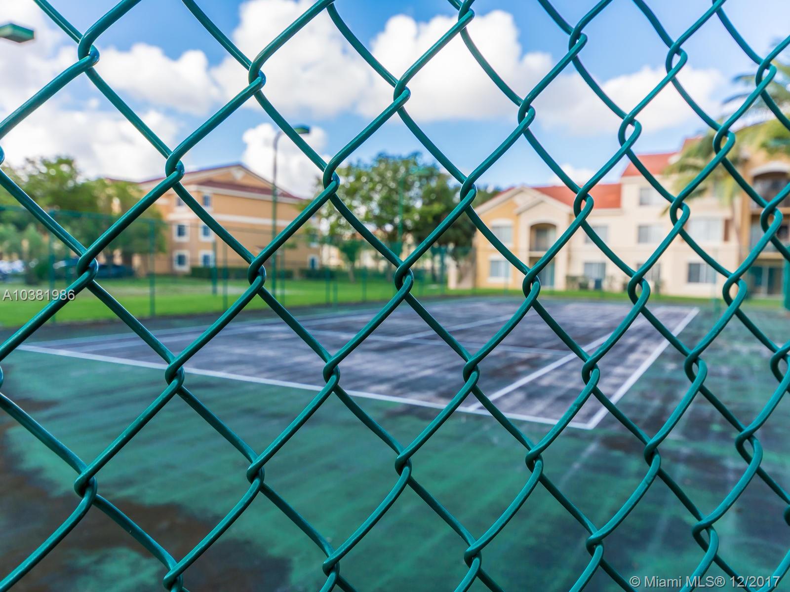 EMERALD ISLE AT LAGUNA LA - Residential Lease