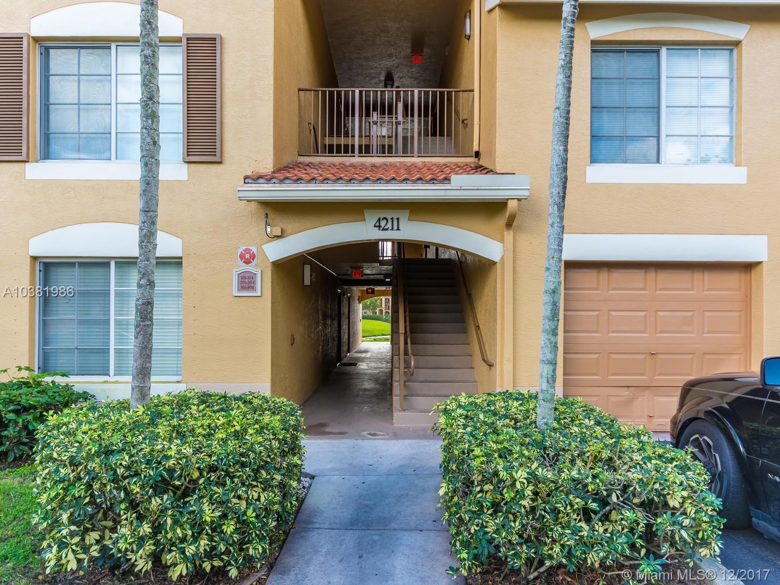 EMERALD ISLE AT LAGUNA LA - Residential Lease