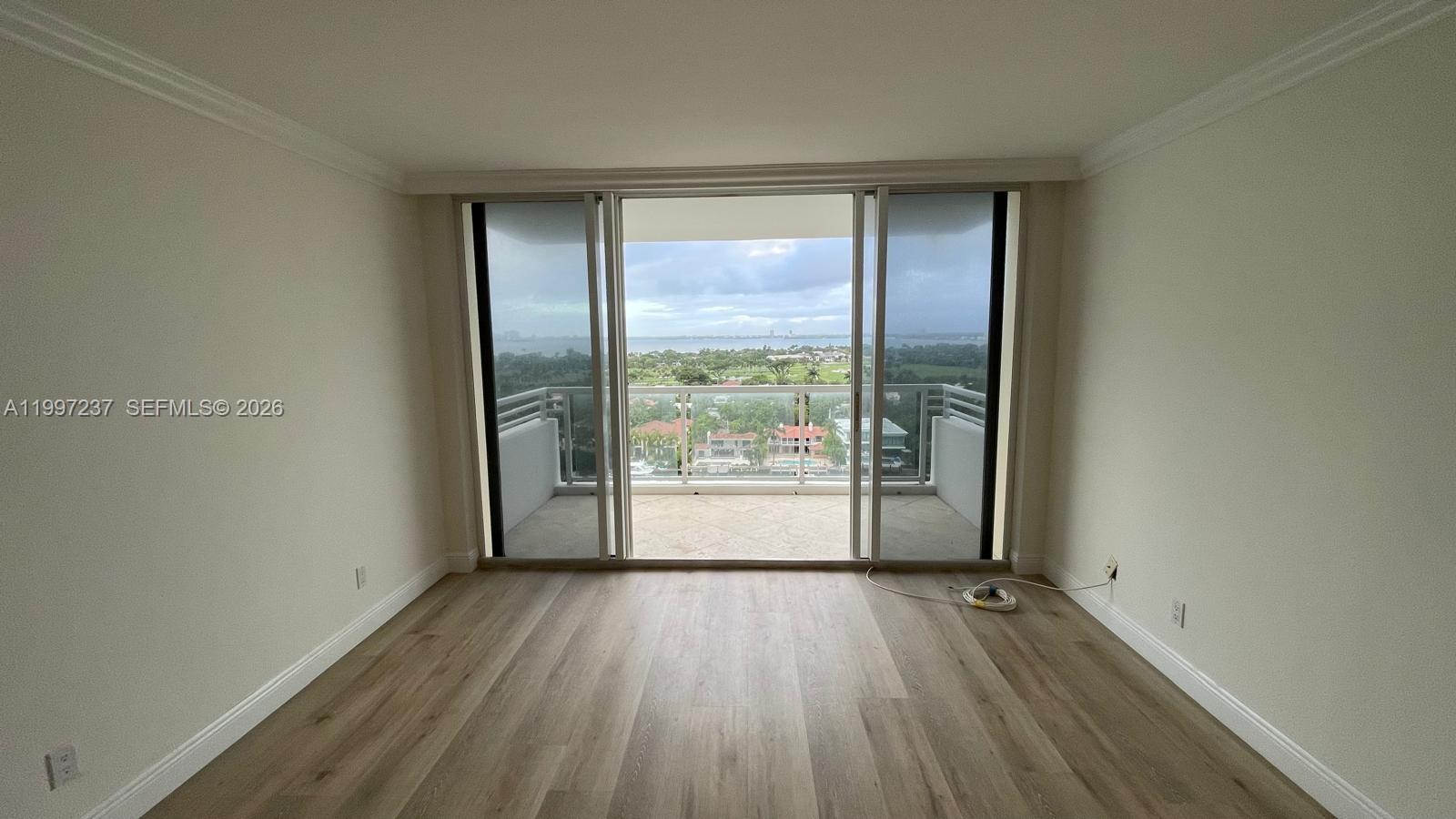 5600 CONDO - Residential