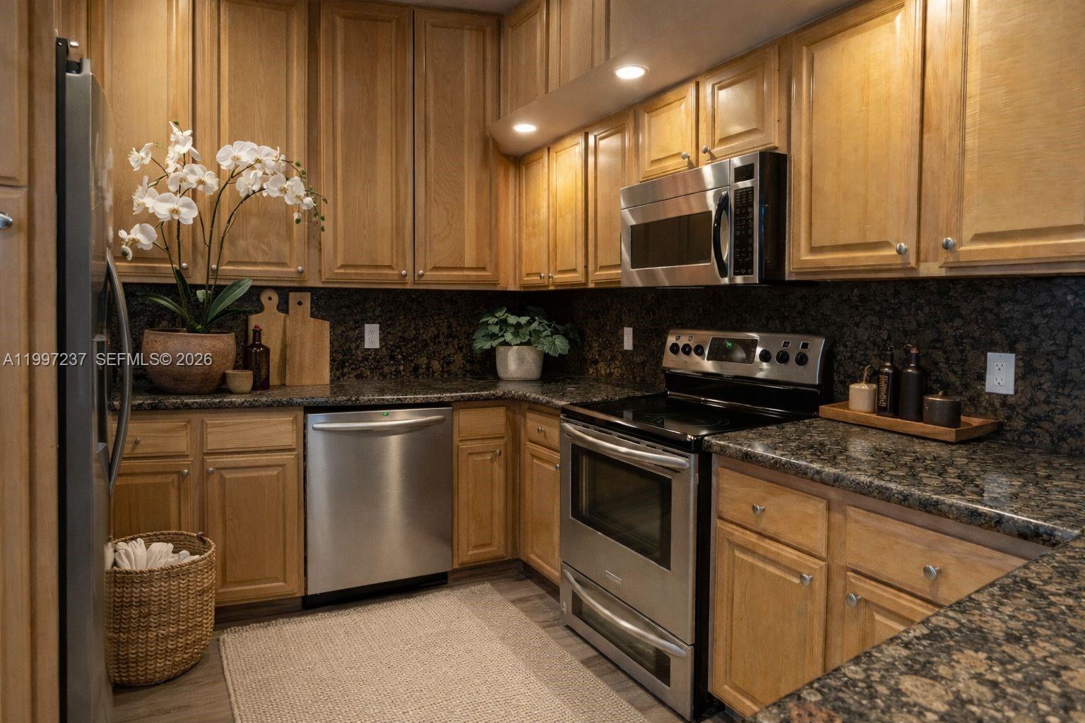 5600 CONDO - Residential