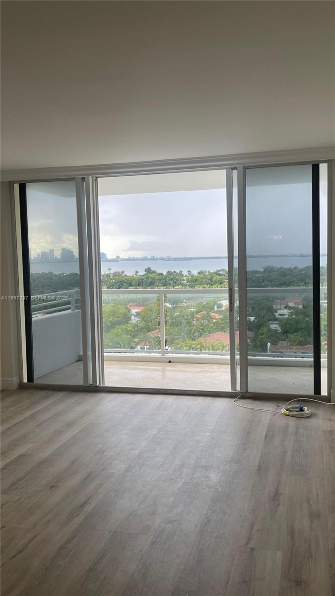 5600 CONDO - Residential