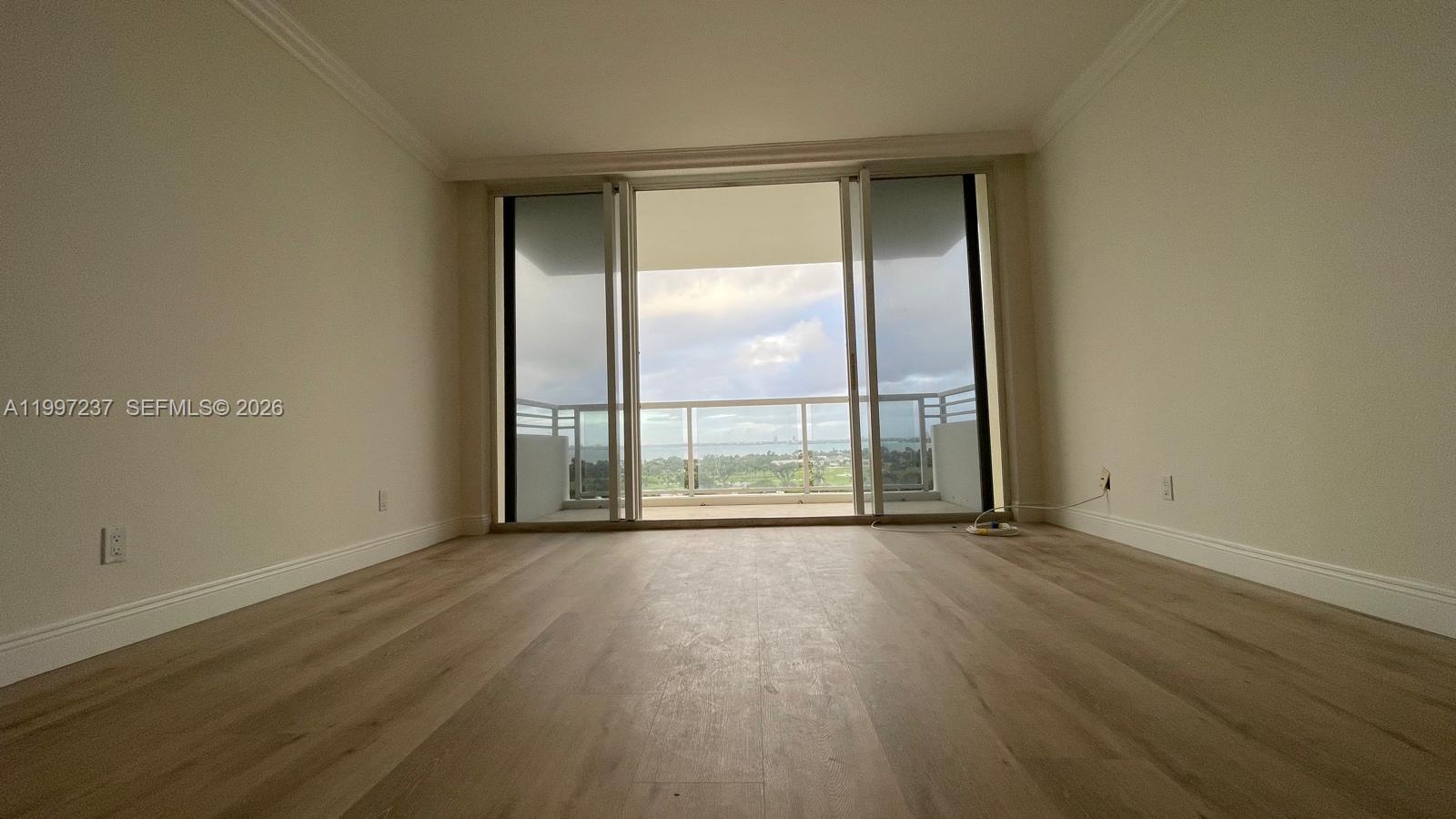 5600 CONDO - Residential