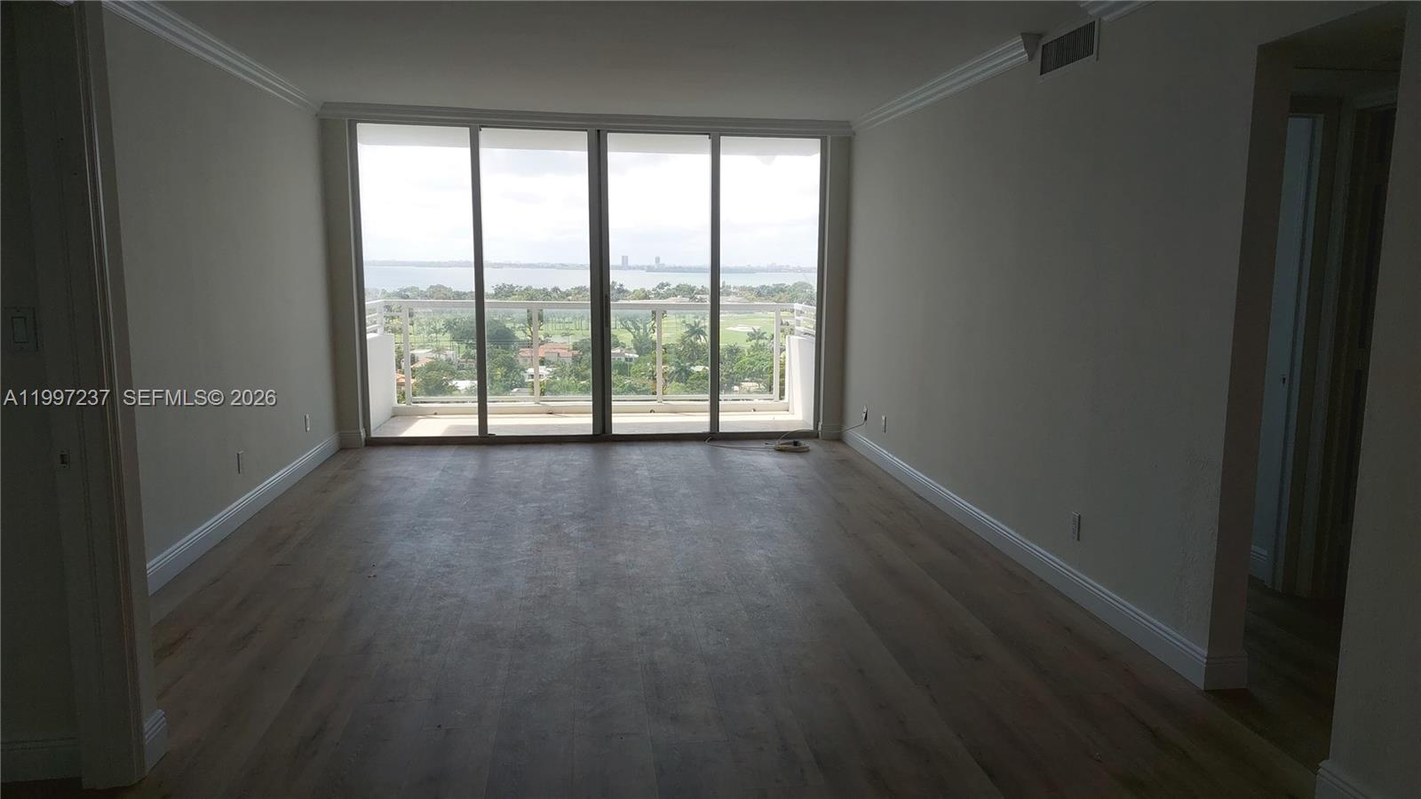 5600 CONDO - Residential