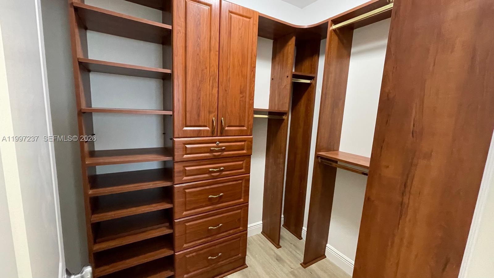 5600 CONDO - Residential