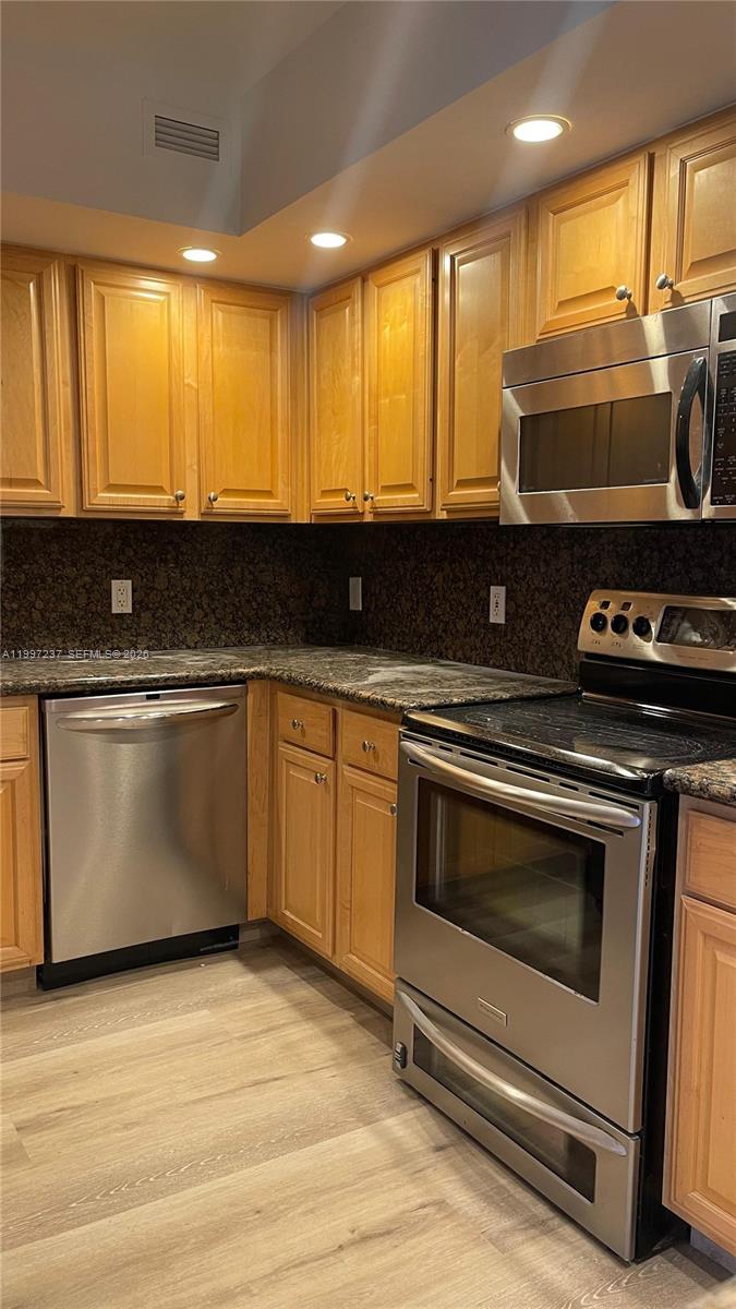 5600 CONDO - Residential