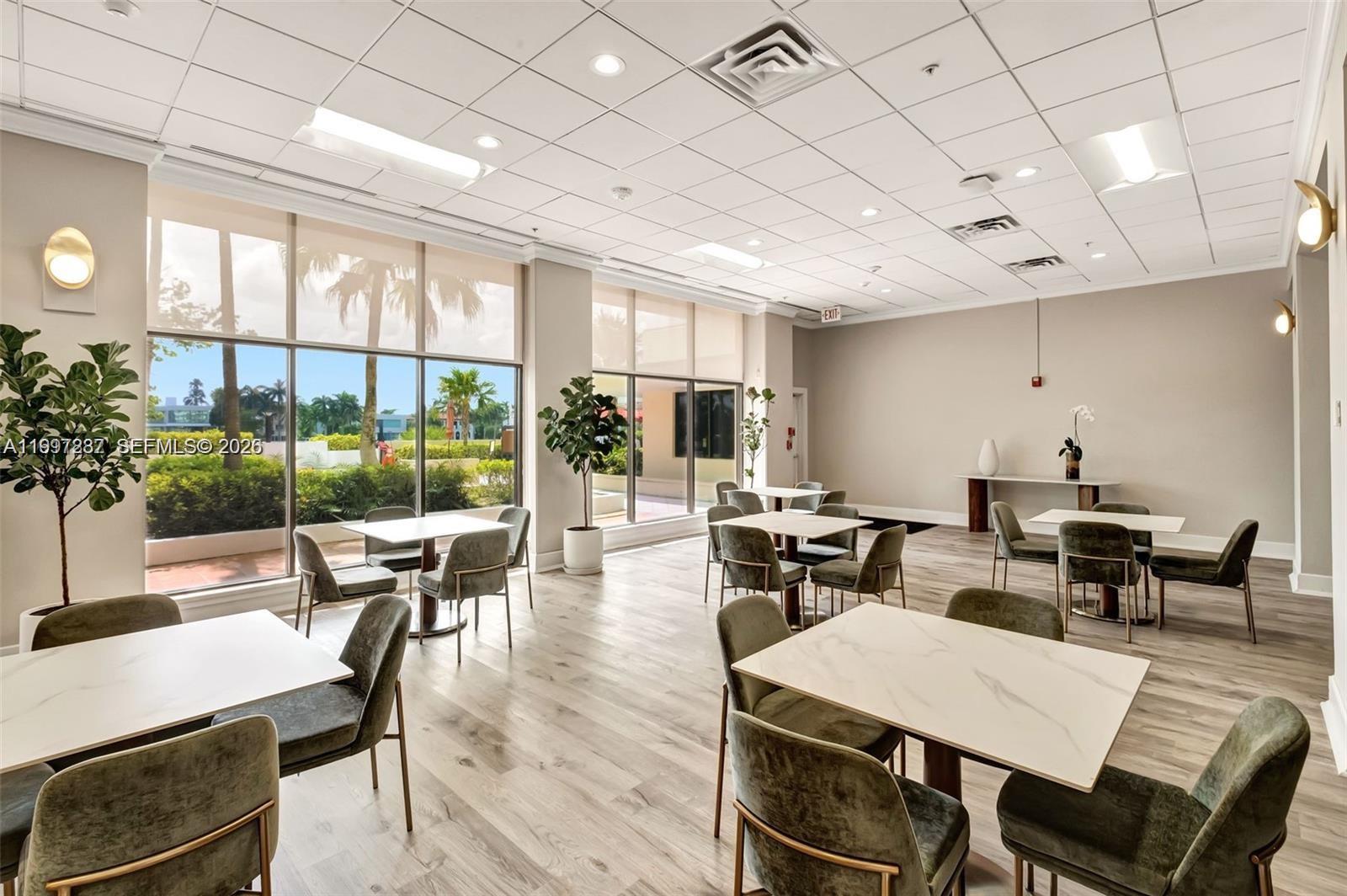 5600 CONDO - Residential