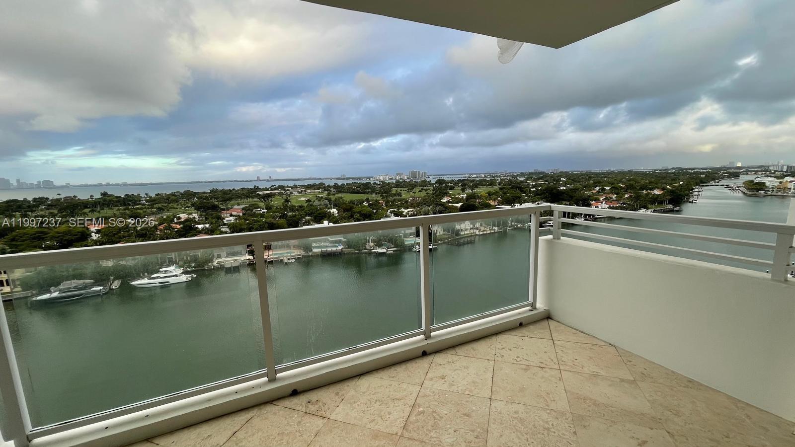 5600 CONDO - Residential