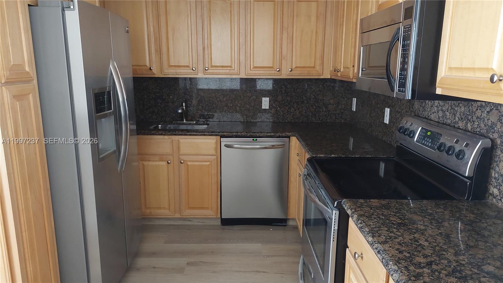 5600 CONDO - Residential