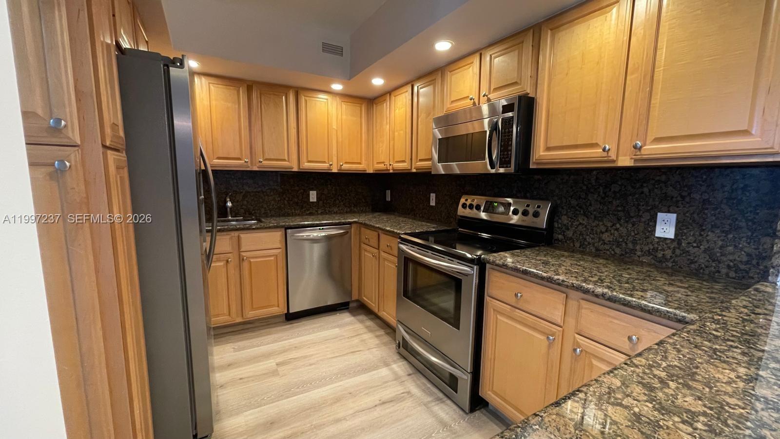 5600 CONDO - Residential