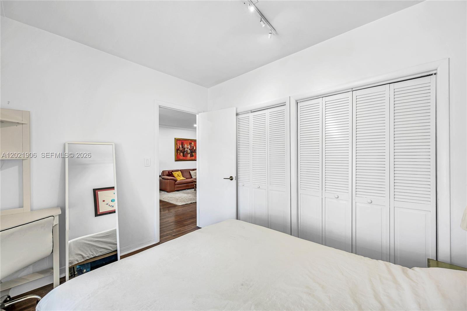 COLLEGE HEIGHTS - Residential
