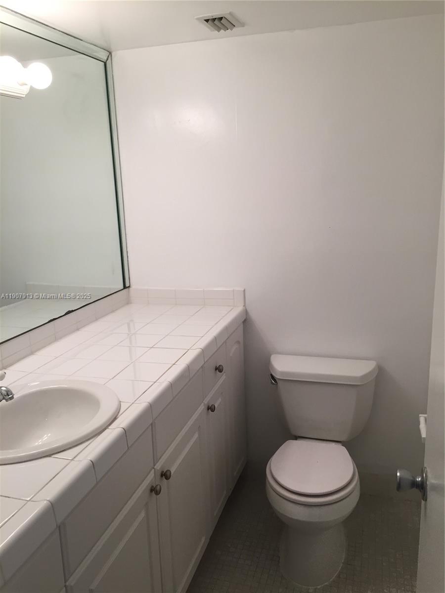 PARKVIEW HOUSE CONDO - Residential Lease