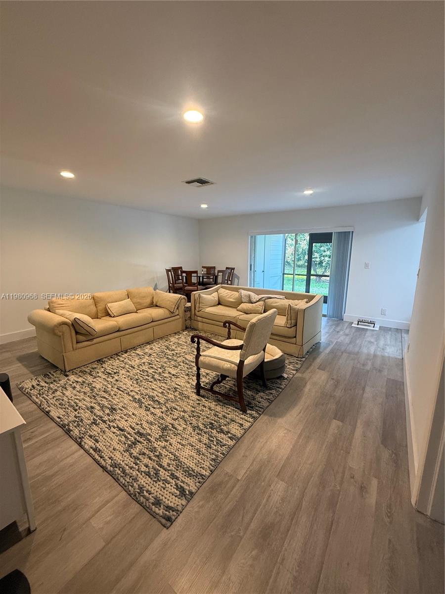 TIBURON 1 PH 1 - Residential