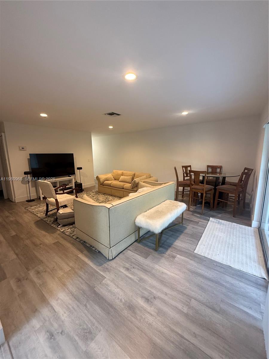 TIBURON 1 PH 1 - Residential