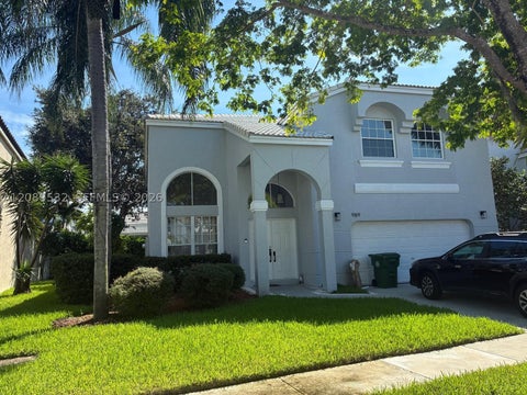 Photo of 989 NW 156 Ave, Pembroke Pines, FL 33028 (MLS # A12089532)