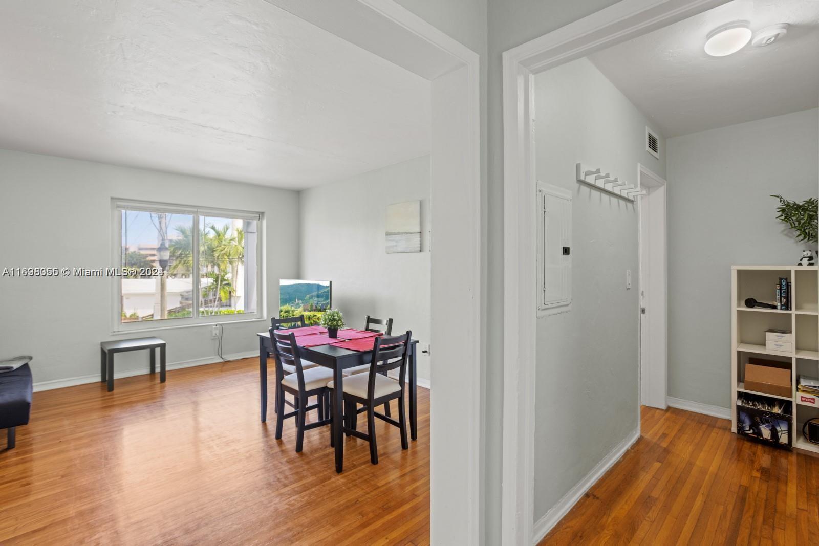 BISCAYNE BCH SUB - Residential Lease