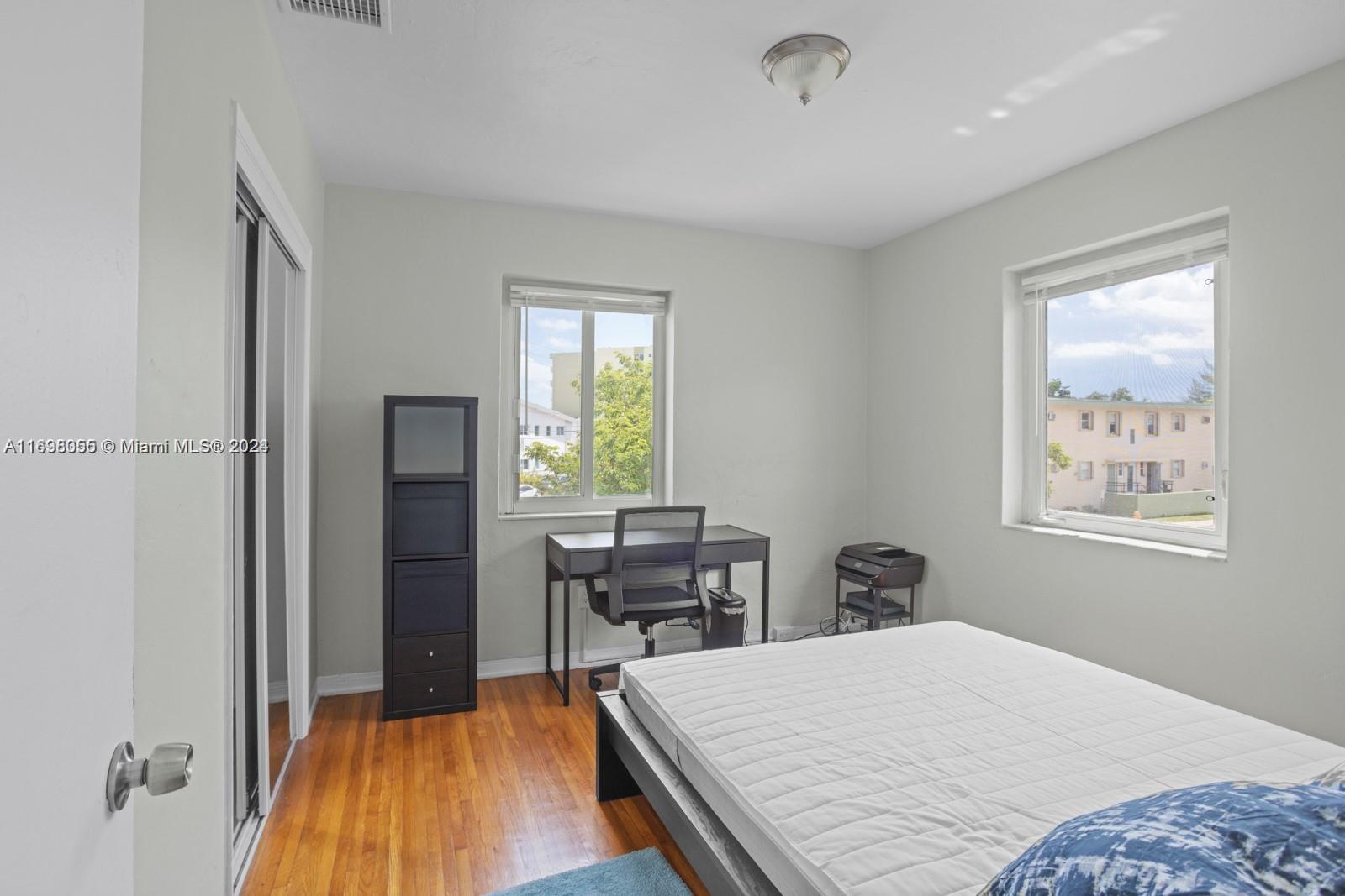 BISCAYNE BCH SUB - Residential Lease