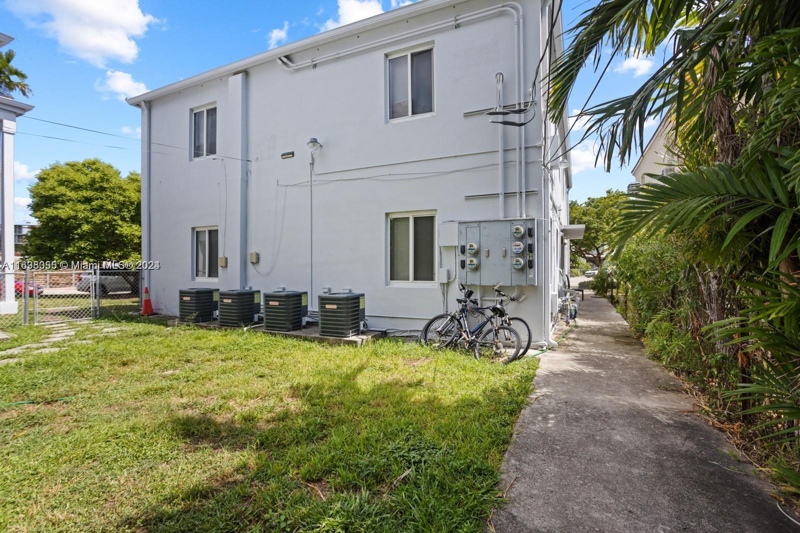 BISCAYNE BCH SUB - Residential Lease