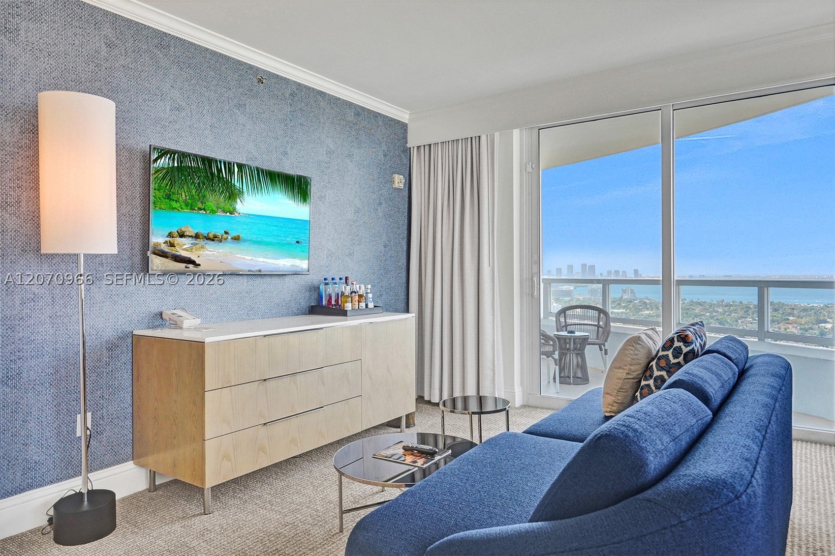 4401 Collins Ave 2915
