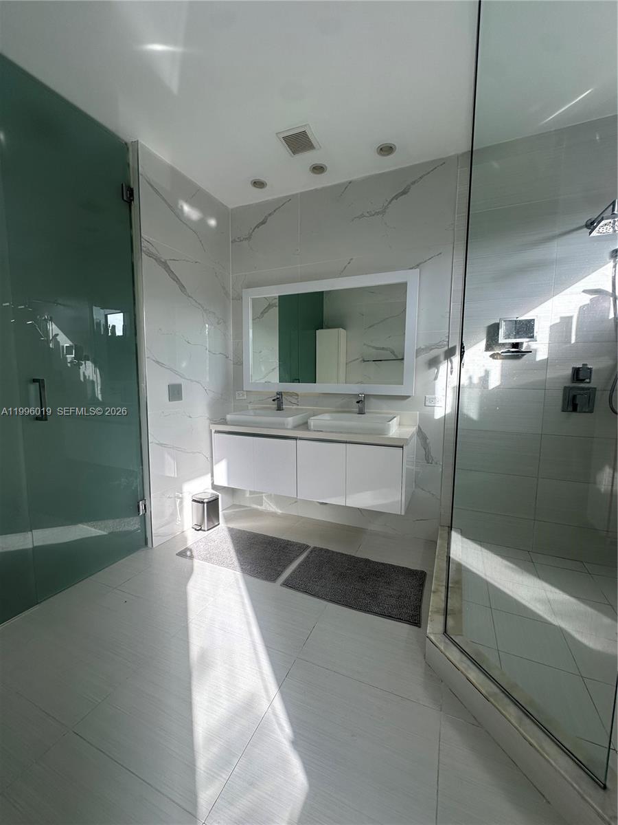 LANDMARK AT DORAL - Residential