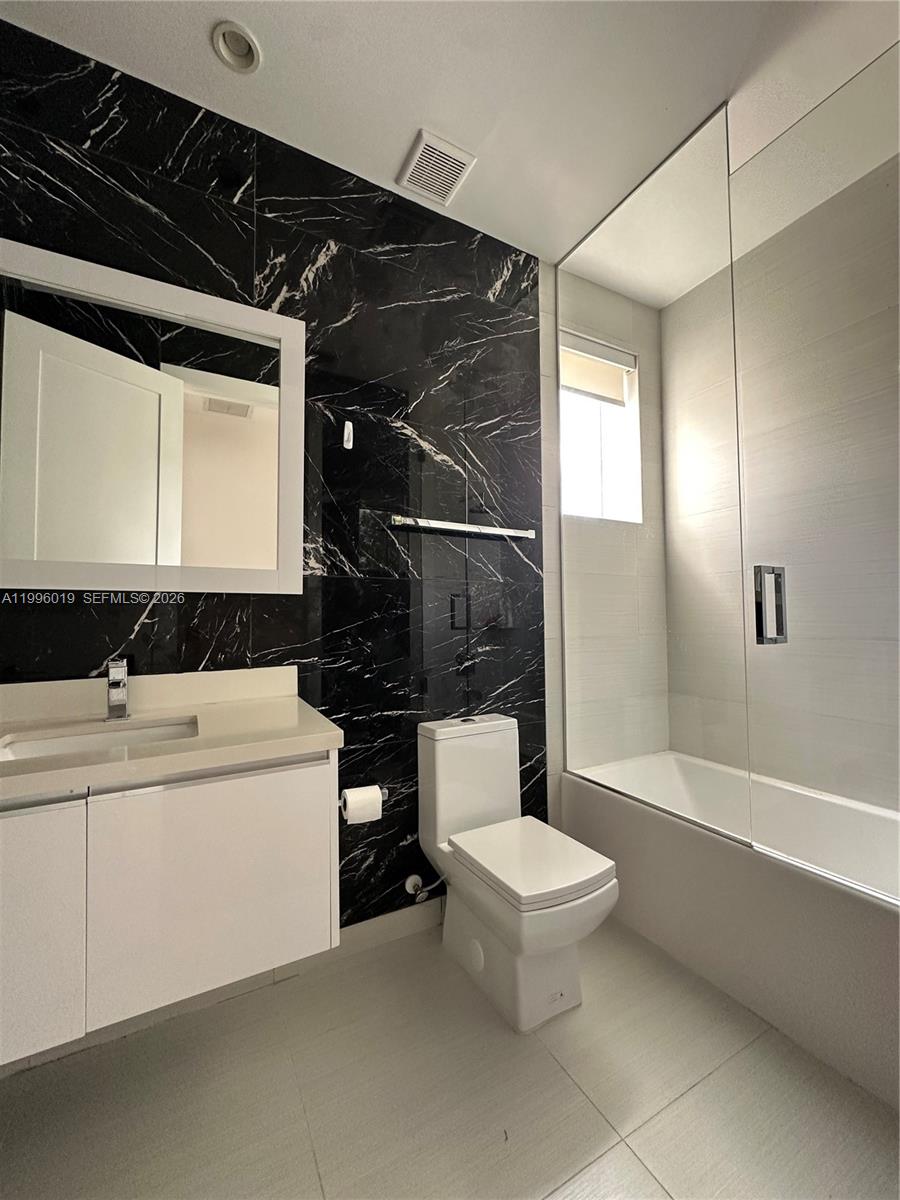 LANDMARK AT DORAL - Residential