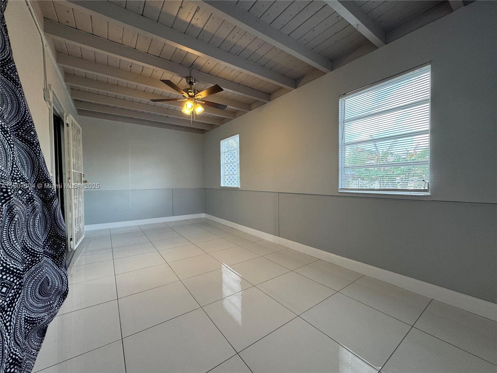 HOLIDAY VILLAGE SEC ONE - Residential Lease