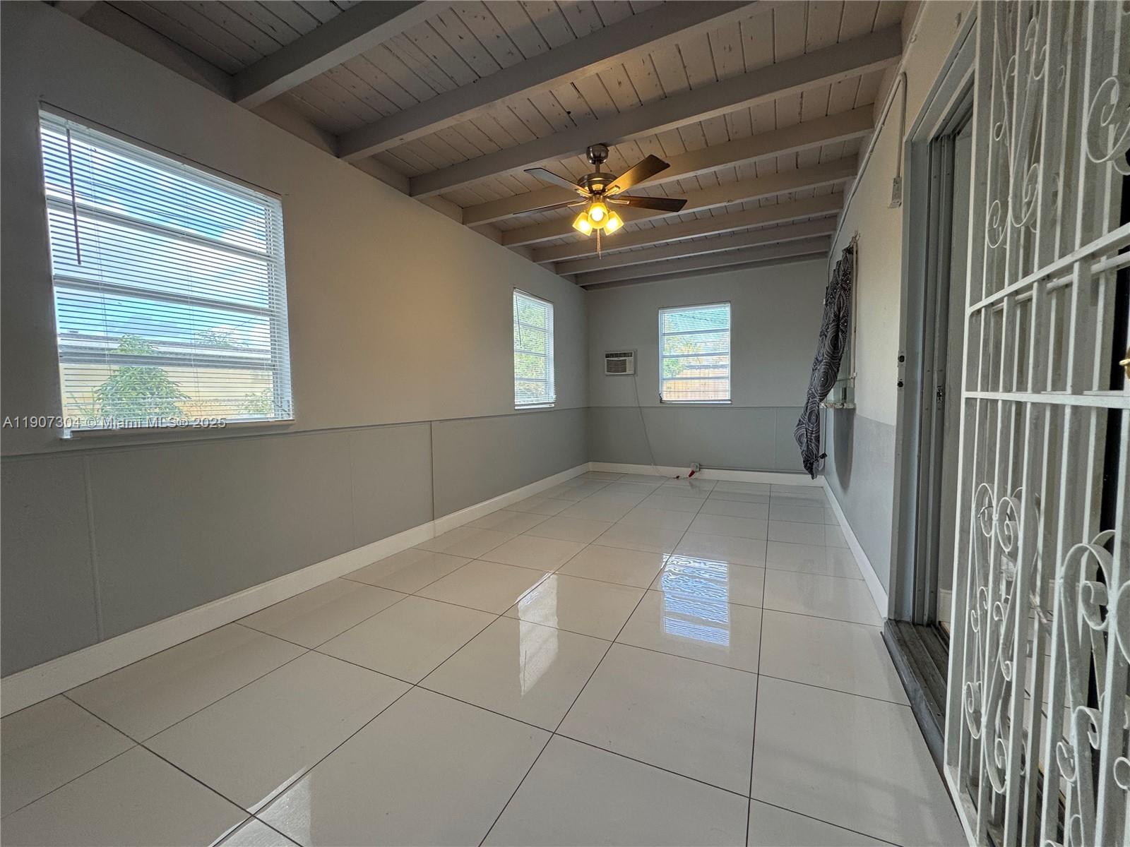 HOLIDAY VILLAGE SEC ONE - Residential Lease