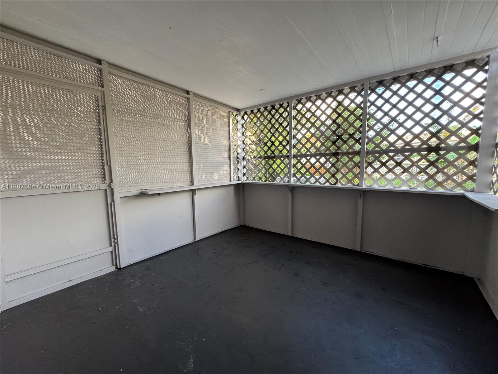 HOLIDAY VILLAGE SEC ONE - Residential Lease